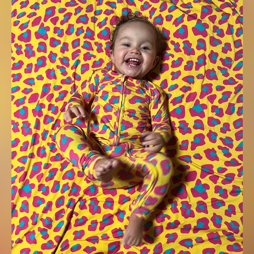 NWT Posh Peanut convertible bamboo footie 18-24 months